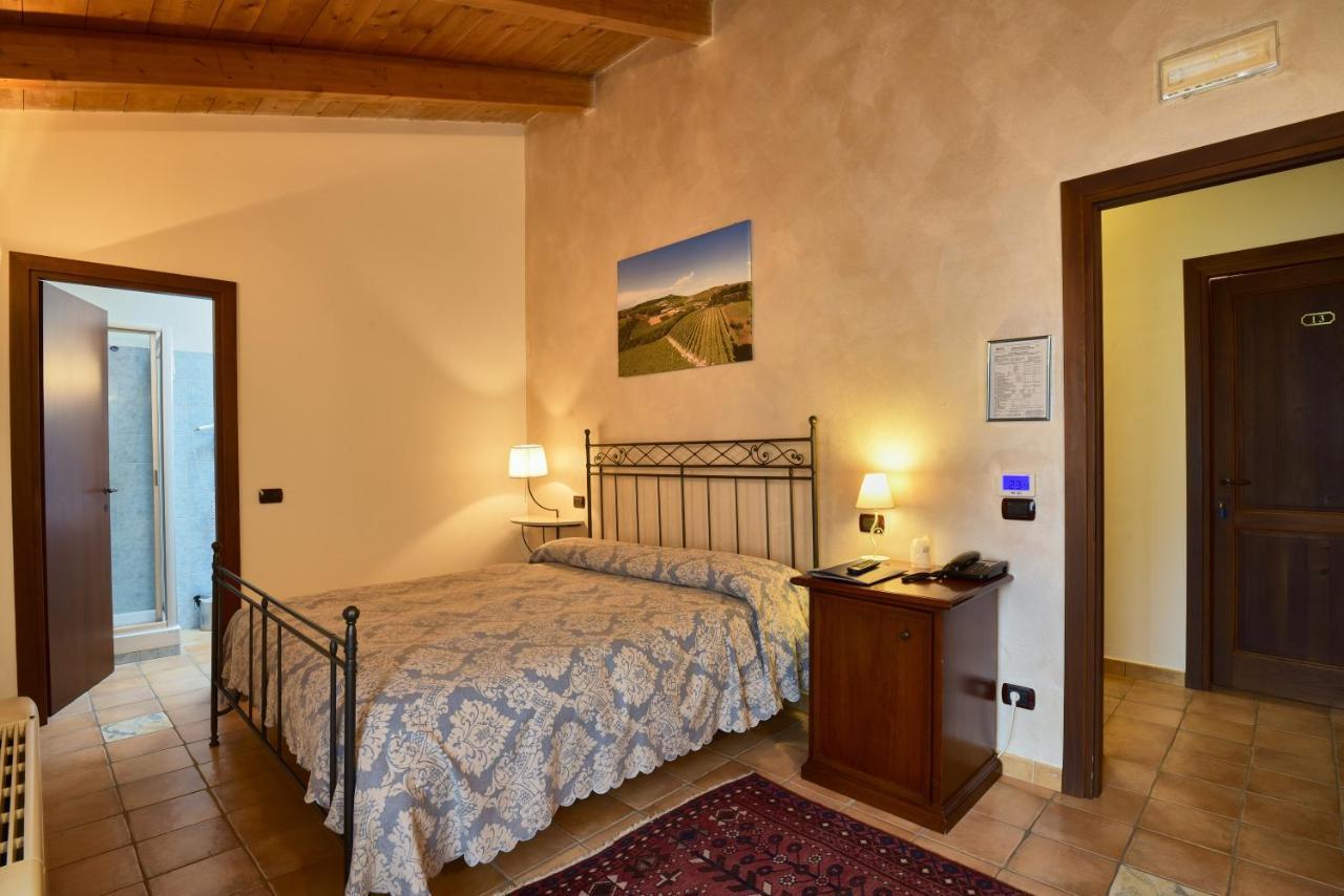 Agriturismo Podere La Piazza Костильоле-д'Астри Экстерьер фото