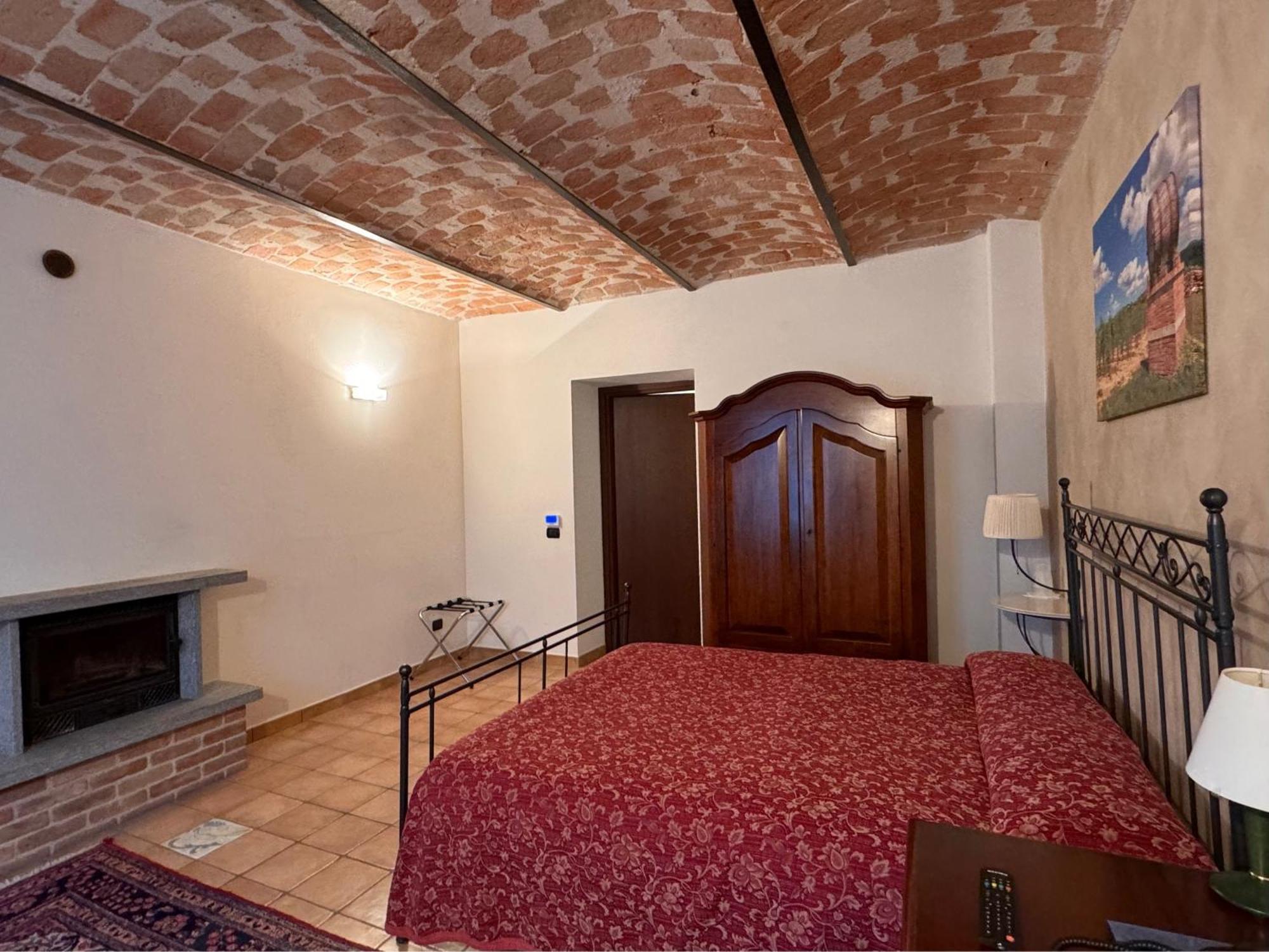 Agriturismo Podere La Piazza Костильоле-д'Астри Экстерьер фото